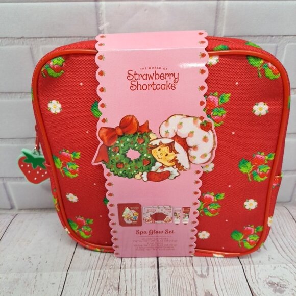 Strawberry Shortcake Spa Glow Set With Carry Case, Hand Cream, Lip And Eye Mask - Picture 1 of 8